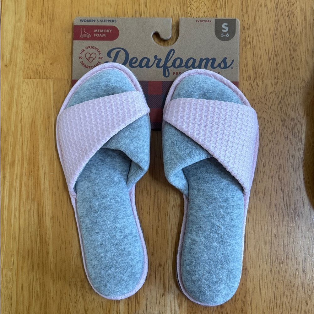🎁NWT Dearfoams Pink/Gray Slide Slippers